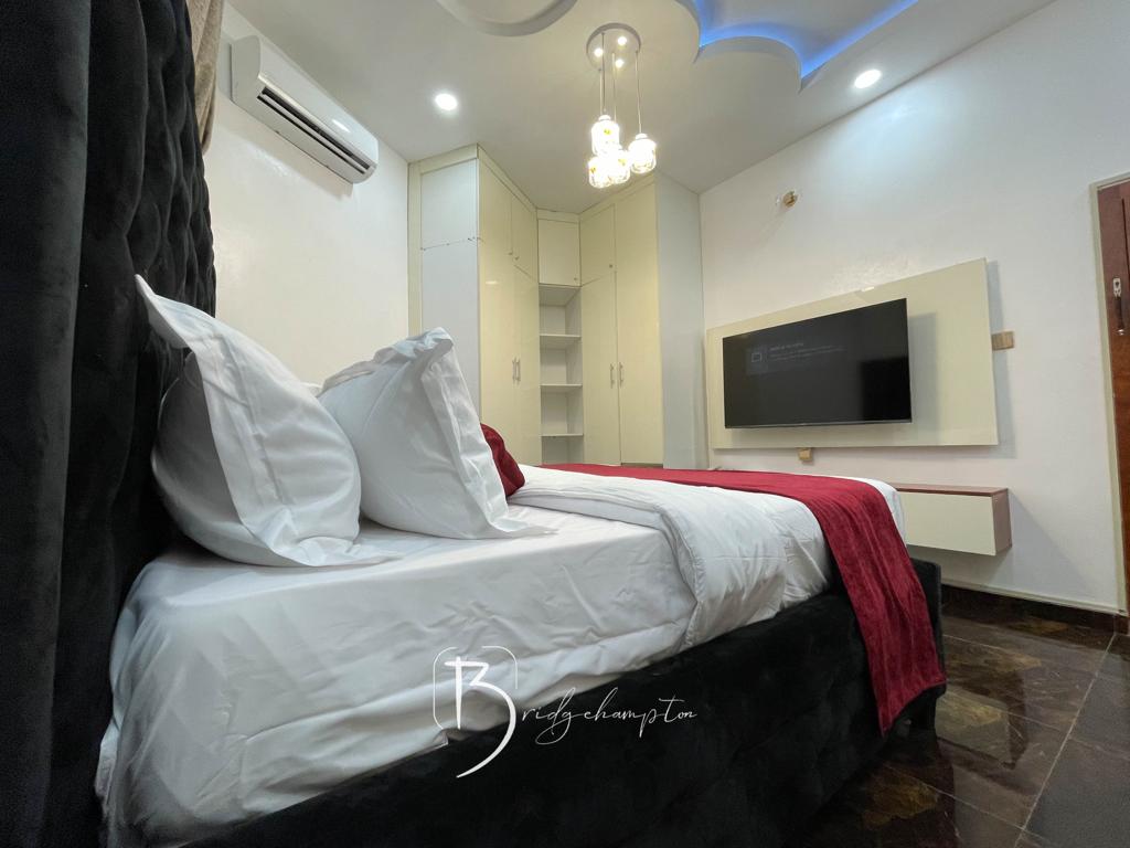 Best Three Bedroom Suite in Lagos | Cozy Suite | BridgeHampton Lagos